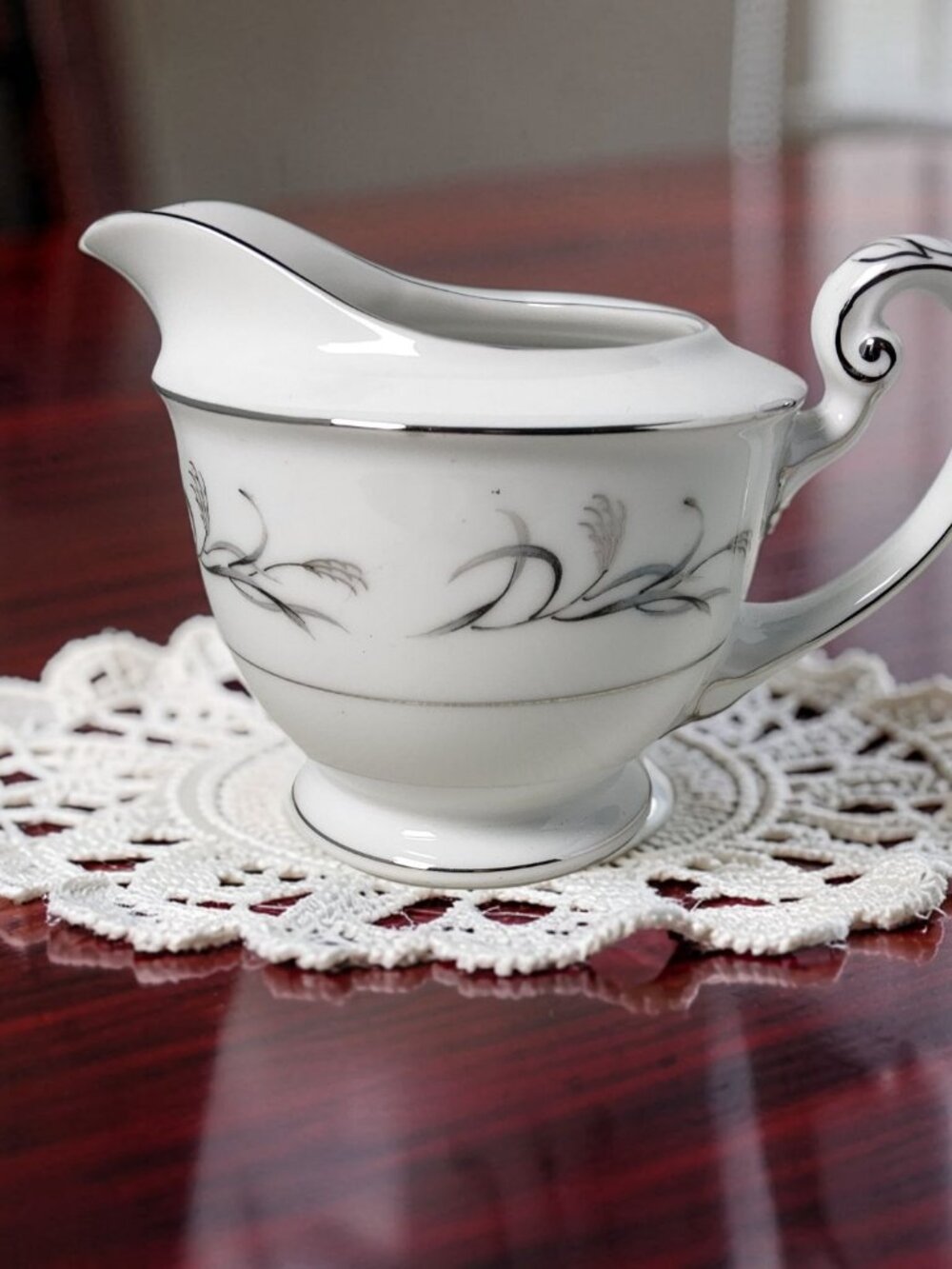 Vintage 1950s Harmony House Platinum Garland pattern Creamer(Pattern No. 3541)